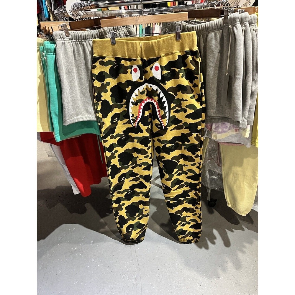 A Bathing Ape BAPE Yellow Color Camo Wide Fit Sweatpants Size XL NWT
